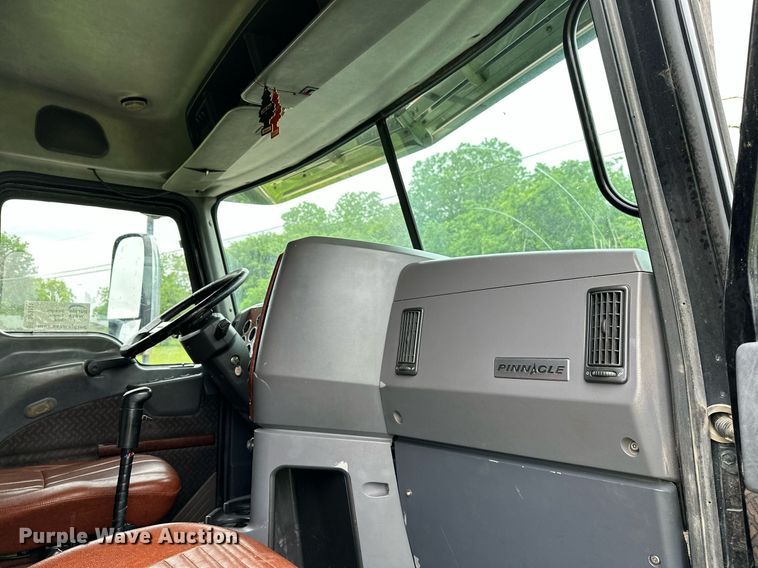 image for item DP3121 2009 Mack 600  semi truck