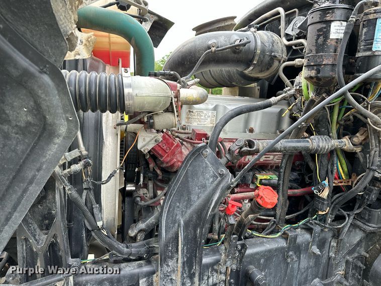 image for item DP3121 2009 Mack 600  semi truck