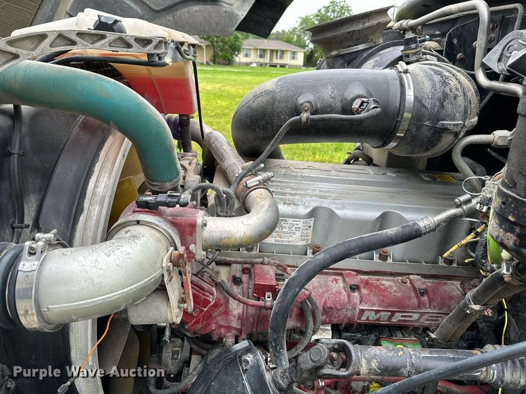 image for item DP3121 2009 Mack 600  semi truck