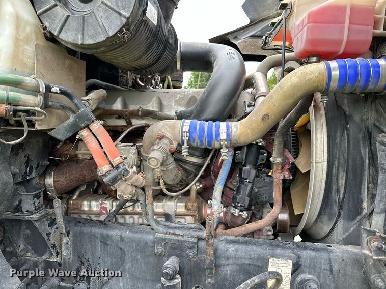 image for item DP3121 2009 Mack 600  semi truck