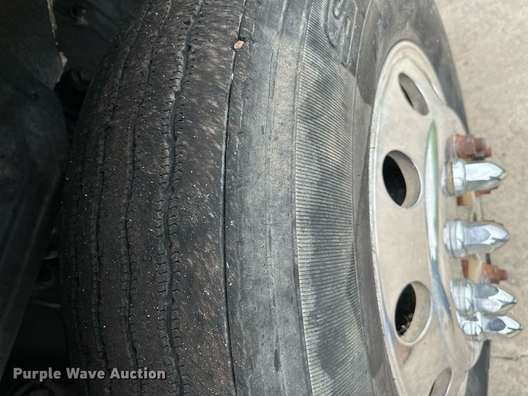 image for item DP3121 2009 Mack 600  semi truck