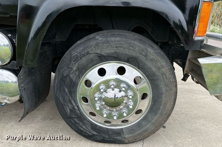 image for item DP3121 2009 Mack 600  semi truck