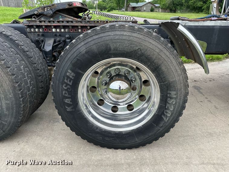 image for item DP3121 2009 Mack 600  semi truck