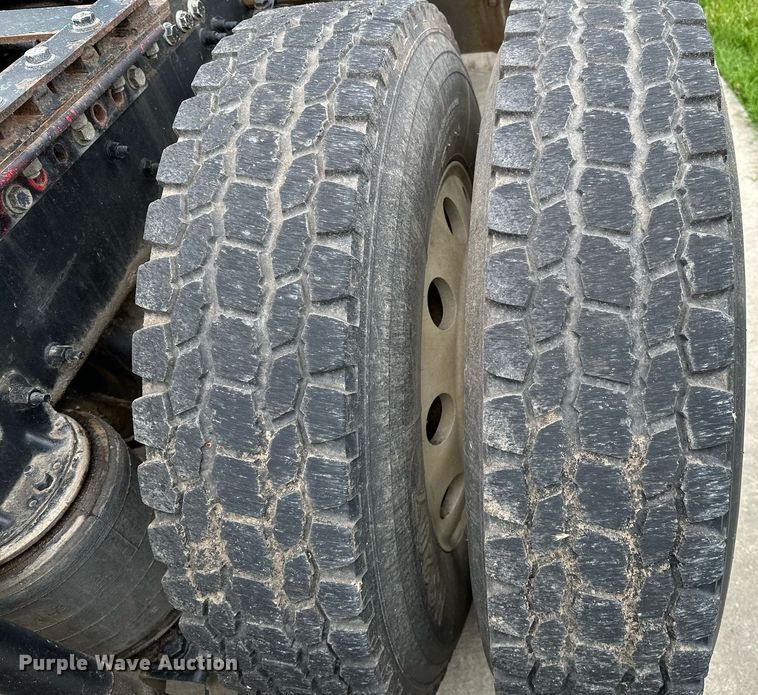 image for item DP3121 2009 Mack 600  semi truck