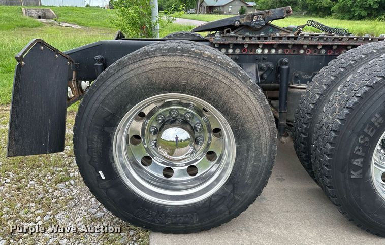 image for item DP3121 2009 Mack 600  semi truck