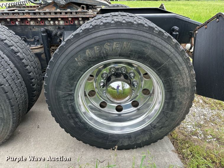 image for item DP3121 2009 Mack 600  semi truck