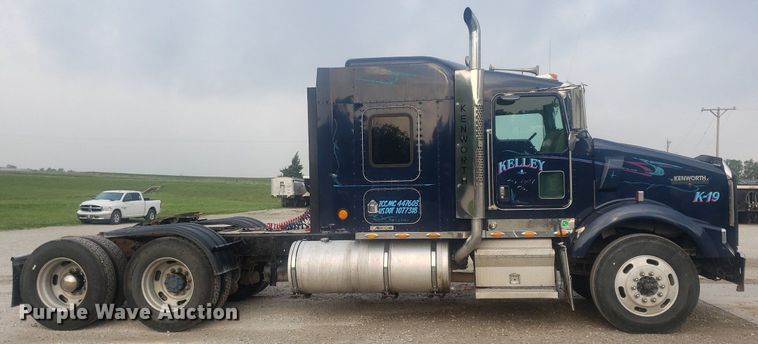 image for item DP7874 2005 Kenworth T800  semi truck