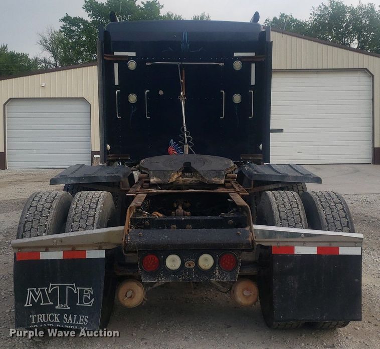 image for item DP7874 2005 Kenworth T800  semi truck