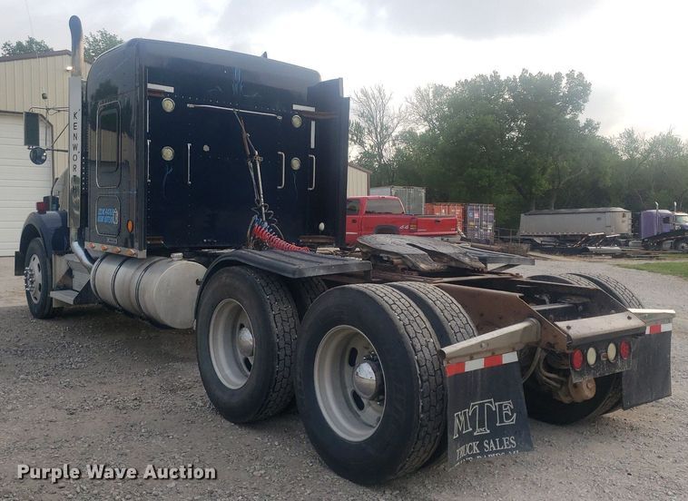 image for item DP7874 2005 Kenworth T800  semi truck