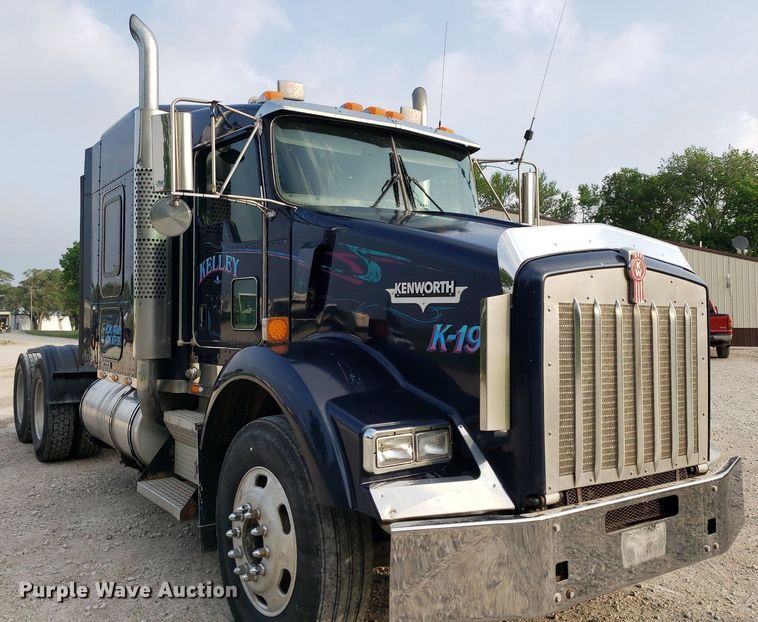 image for item DP7874 2005 Kenworth T800  semi truck