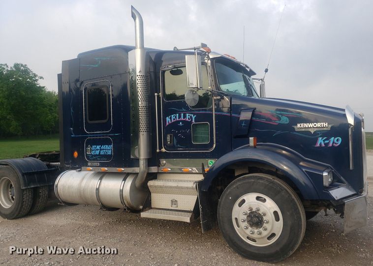 image for item DP7874 2005 Kenworth T800  semi truck