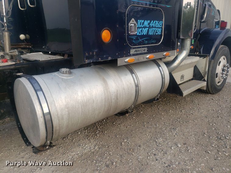 image for item DP7874 2005 Kenworth T800  semi truck