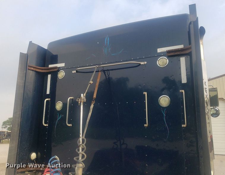 image for item DP7874 2005 Kenworth T800  semi truck