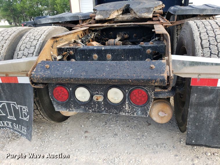 image for item DP7874 2005 Kenworth T800  semi truck