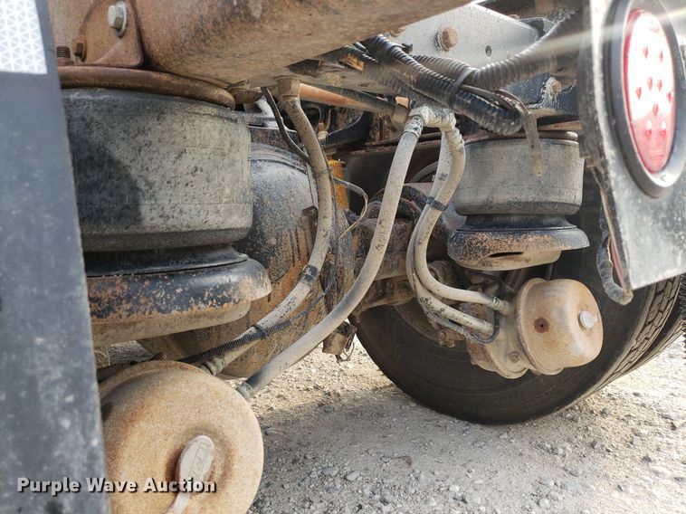 image for item DP7874 2005 Kenworth T800  semi truck