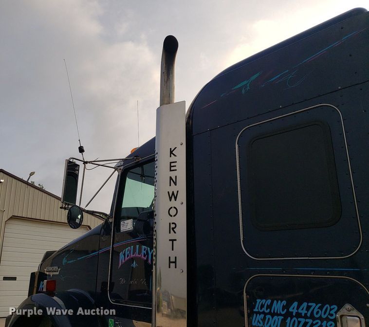 image for item DP7874 2005 Kenworth T800  semi truck
