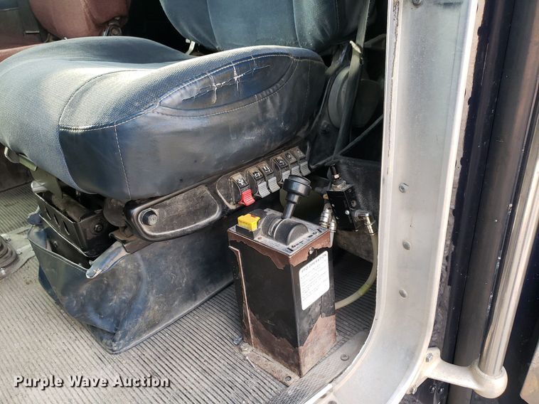 image for item DP7874 2005 Kenworth T800  semi truck