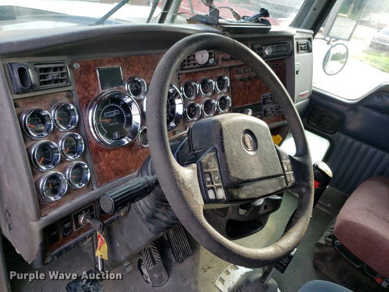 image for item DP7874 2005 Kenworth T800  semi truck