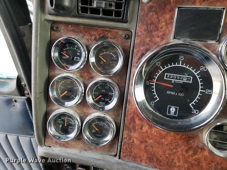 image for item DP7874 2005 Kenworth T800  semi truck