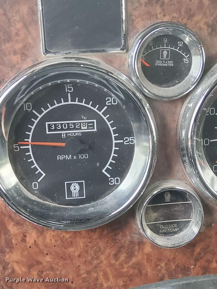 image for item DP7874 2005 Kenworth T800  semi truck