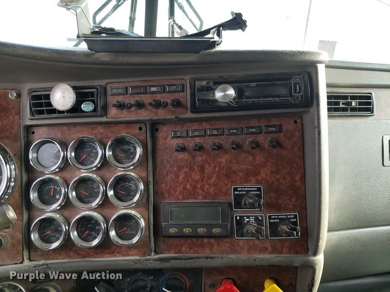 image for item DP7874 2005 Kenworth T800  semi truck