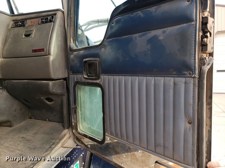 image for item DP7874 2005 Kenworth T800  semi truck