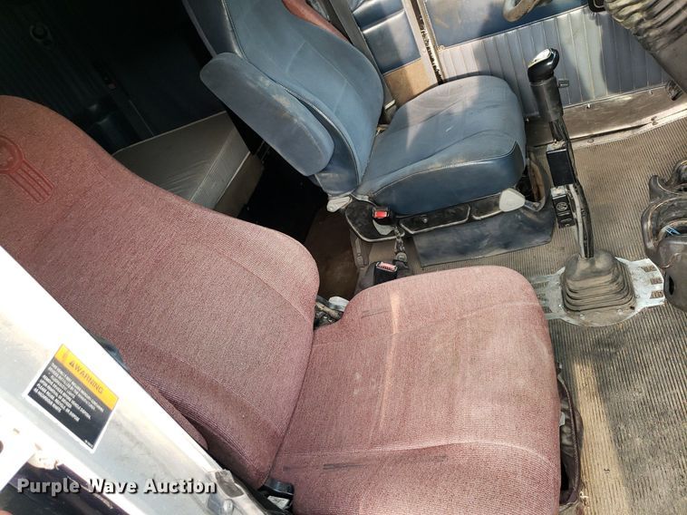 image for item DP7874 2005 Kenworth T800  semi truck