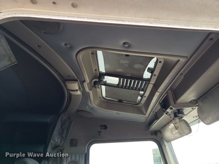 image for item DP7874 2005 Kenworth T800  semi truck