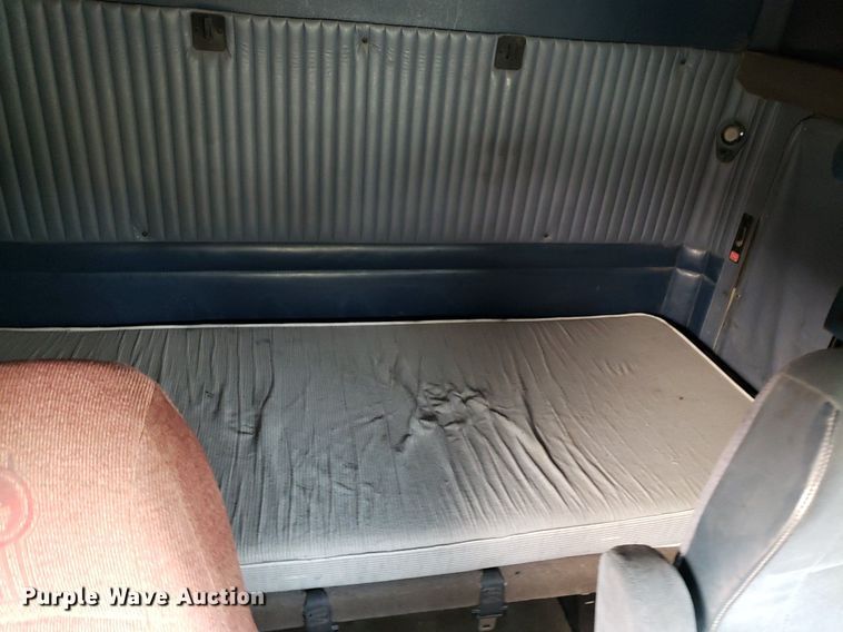 image for item DP7874 2005 Kenworth T800  semi truck