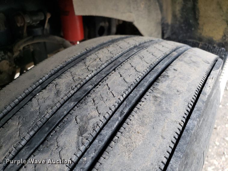 image for item DP7874 2005 Kenworth T800  semi truck