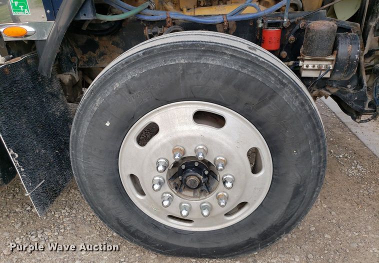 image for item DP7874 2005 Kenworth T800  semi truck