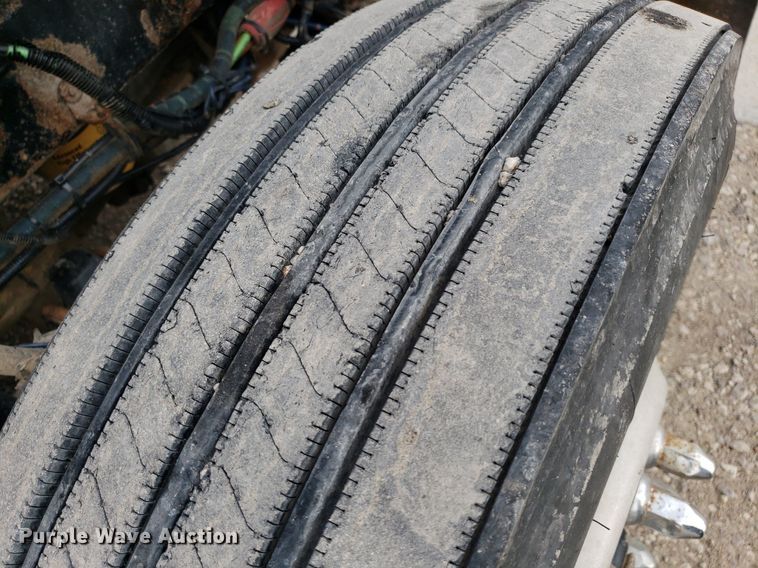 image for item DP7874 2005 Kenworth T800  semi truck