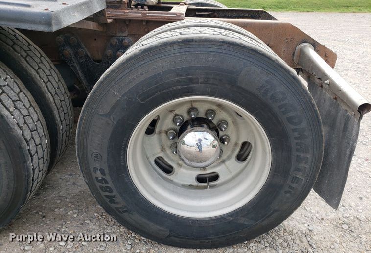 image for item DP7874 2005 Kenworth T800  semi truck