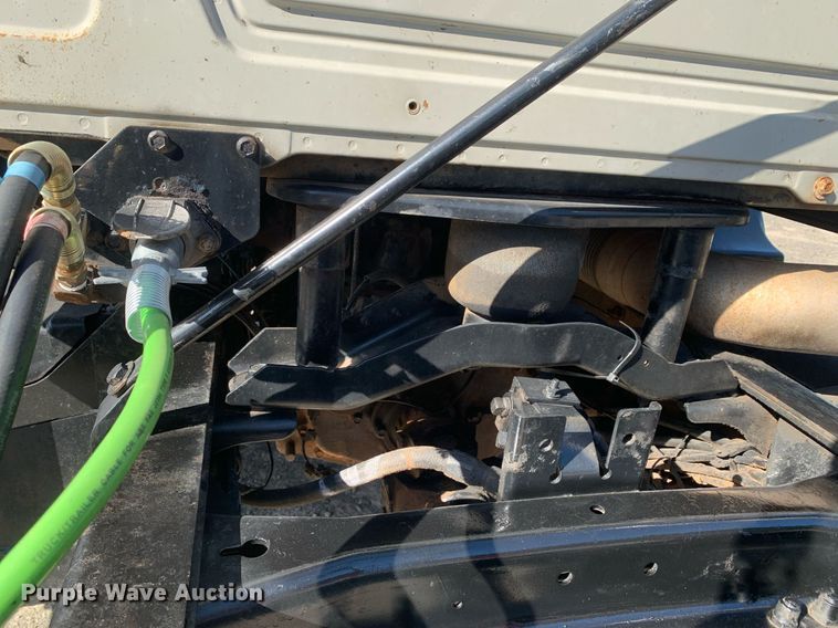 image for item DP8642 2000 Mack CH613  semi truck