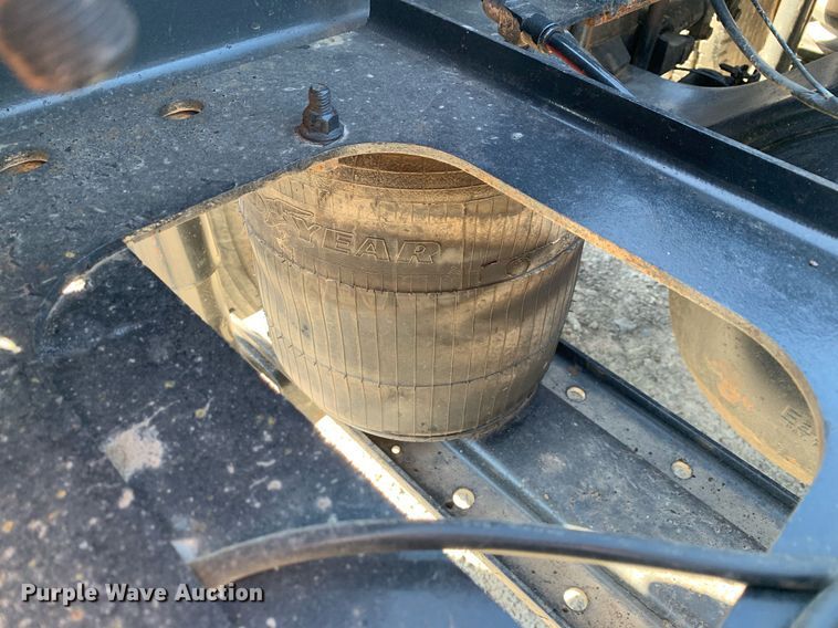 image for item DP8642 2000 Mack CH613  semi truck