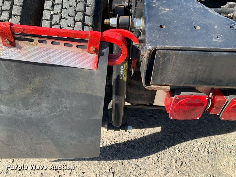 image for item DP8642 2000 Mack CH613  semi truck