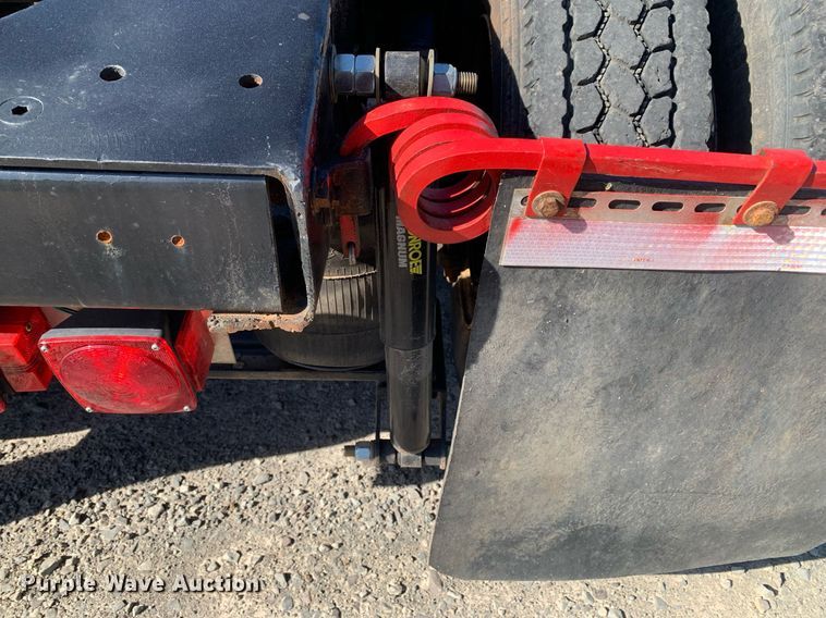 image for item DP8642 2000 Mack CH613  semi truck