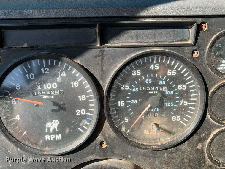 image for item DP8642 2000 Mack CH613  semi truck