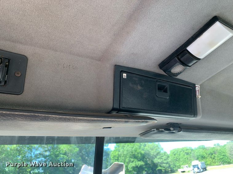 image for item DP8642 2000 Mack CH613  semi truck