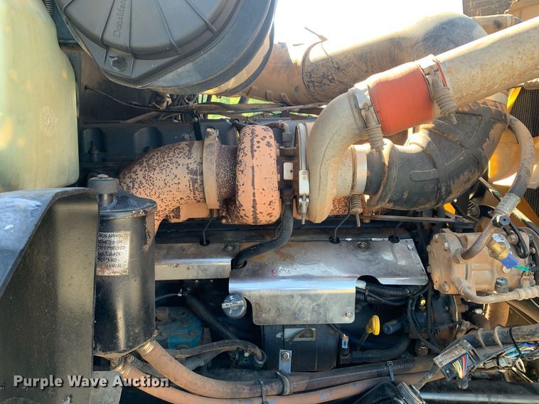 image for item DP8642 2000 Mack CH613  semi truck