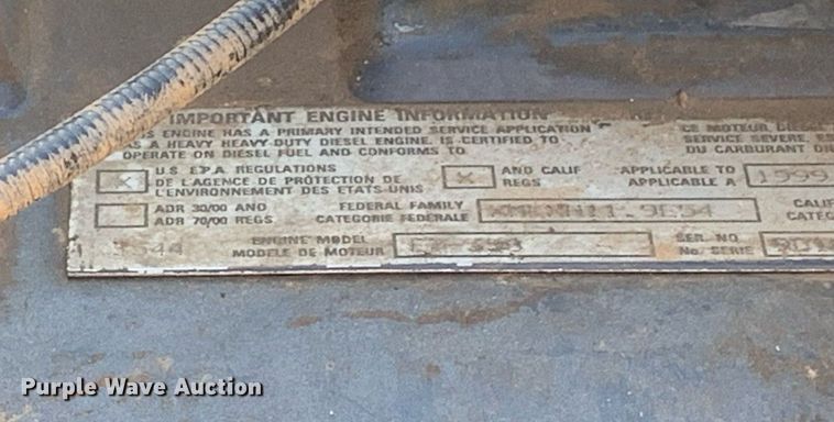 image for item DP8642 2000 Mack CH613  semi truck