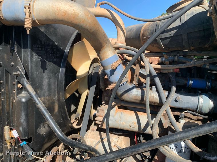 image for item DP8642 2000 Mack CH613  semi truck