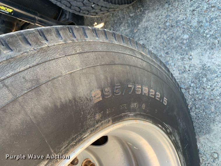 image for item DP8642 2000 Mack CH613  semi truck