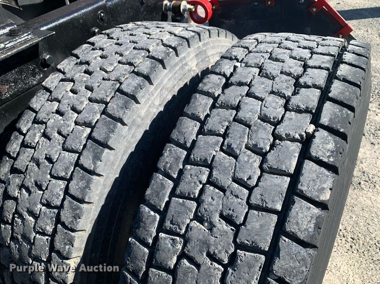 image for item DP8642 2000 Mack CH613  semi truck