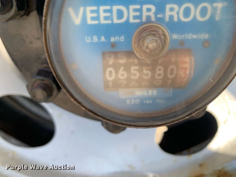 image for item DP8642 2000 Mack CH613  semi truck