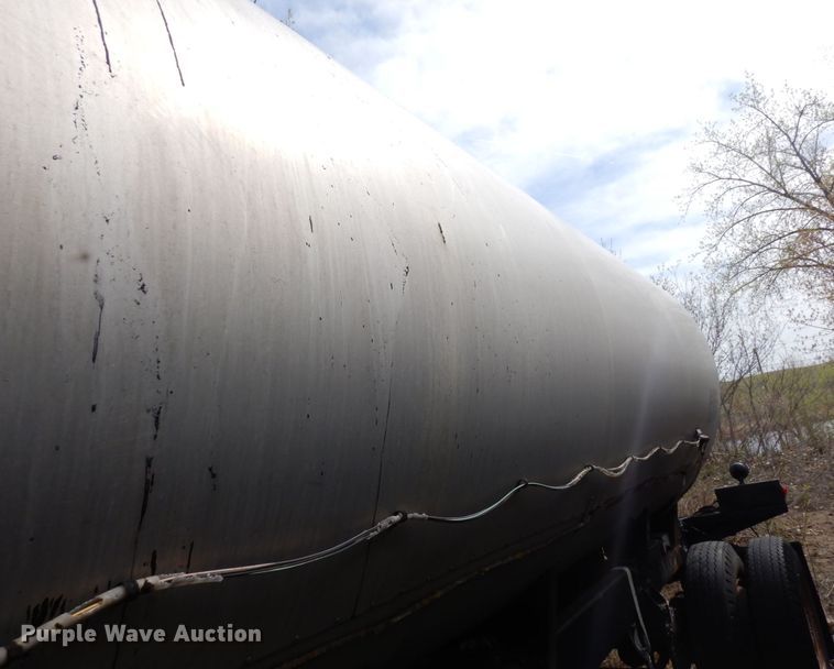 image for item DQ7318 1973 Etnyre TR6-WS  tank trailer