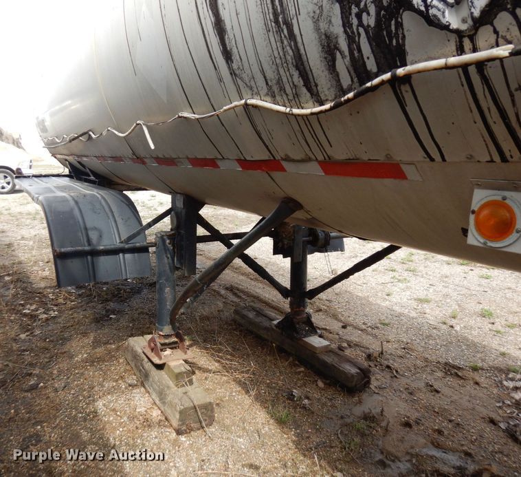 image for item DQ7318 1973 Etnyre TR6-WS  tank trailer