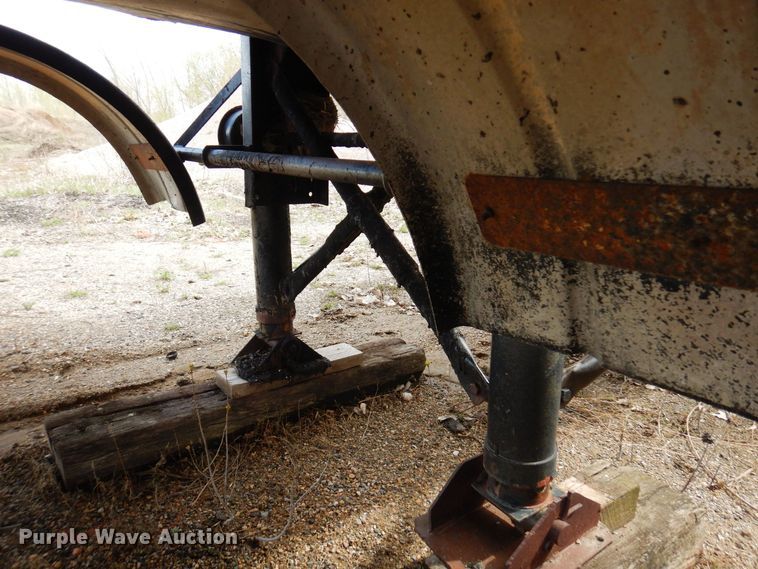 image for item DQ7318 1973 Etnyre TR6-WS  tank trailer