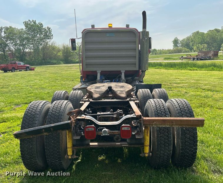 image for item DR4628 1995 Mack CH613  semi truck