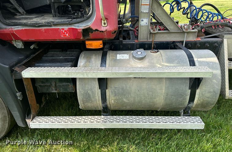 image for item DR4628 1995 Mack CH613  semi truck